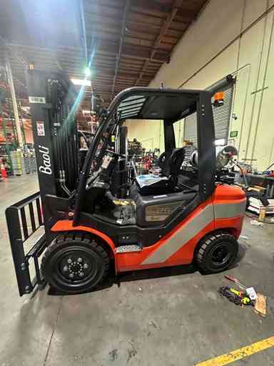 Used 2023 BAOLI KBG25_6010 Forklift – LPG Pneumatic, 5000 lb Capacity, 90” Mast, 1009 Hours – $36850.00 – Anaheim - Thumbnail 3