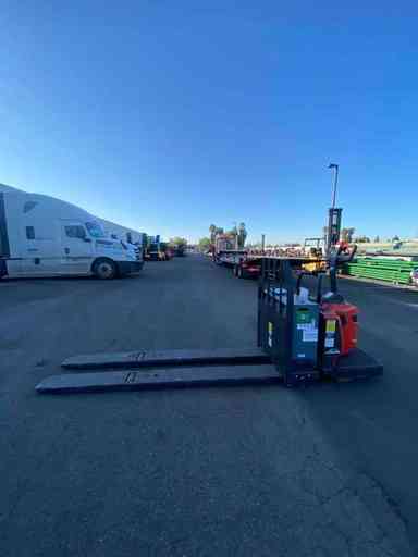 New 2022 LINDE EWR30_1101-02-27X96 Forklift – Double Rider Jack, 6000 lb Capacity, 3” Mast, 1.5 Hours – $17850.00 – Anaheim - Thumbnail 1
