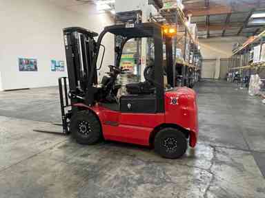 Demo 2022 BIG JOE LPE-50_80V Forklift – Lithium Electric Pneumatic, 5000 lb Capacity, 87.5” Mast, 114 Hours – $35600.00 – Anaheim - Thumbnail 1