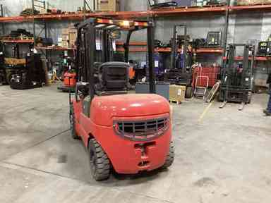 Used 2024 BIG JOE LPE-60_80V Forklift – Lithium Electric Pneumatic, 6000 lb Capacity, 91” Mast, 23 Hours – $44500.00 – Phoenix - Thumbnail 2
