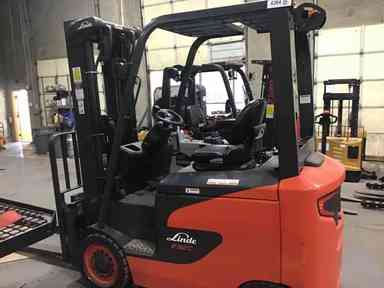 Used 2022 LINDE E32CL_1347 Forklift – Electric Sit Down 4 Wheel, 6500 lb Capacity, 91” Mast, 184 Hours – $46525.00 – Phoenix - Thumbnail 1