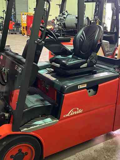 New 2022 LINDE E20_346-20 Forklift – Electric Sit Down 3 Wheel, 4000 lb Capacity, 89” Mast, 1 Hours – $49500.00 – Anaheim - Thumbnail 4