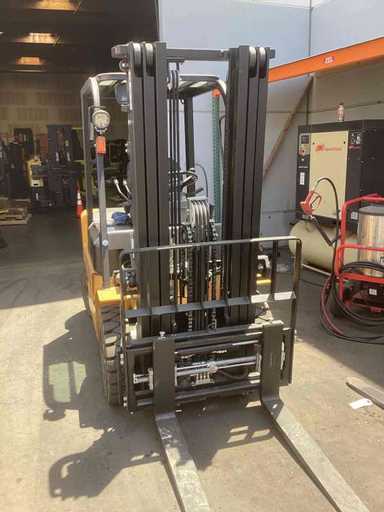 Used 2023 BIG JOE LPE-50_80V Forklift – Lithium Electric Pneumatic, 5000 lb Capacity, 87” Mast, 93 Hours – $29500.00 – Anaheim - Thumbnail 2