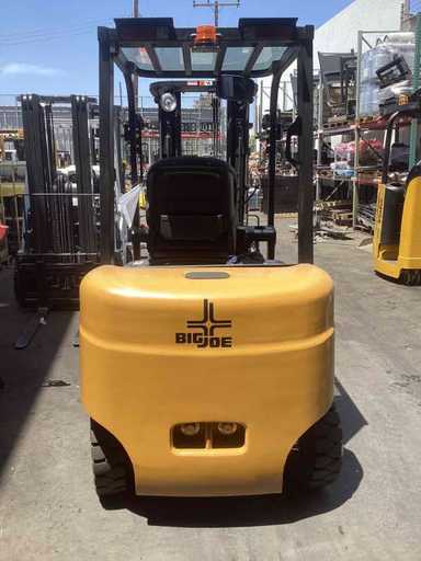 Used 2023 BIG JOE LPE-50_80V Forklift – Lithium Electric Pneumatic, 5000 lb Capacity, 87” Mast, 93 Hours – $29500.00 – Anaheim - Thumbnail 4
