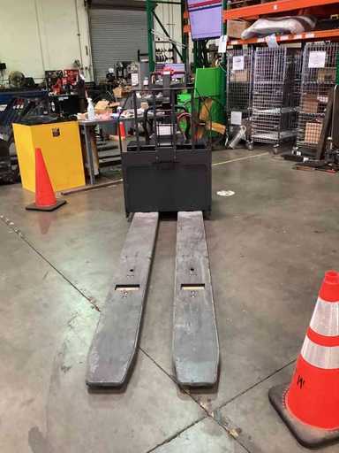 Used 2022 LINDE EWR30_1101-02-27X96 Forklift – Double Rider Jack, 6000 lb Capacity, 3” Mast, 113.9 Hours – $8500.00 – Anaheim - Thumbnail 3