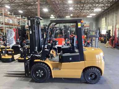 Used 2023 BIG JOE LPE-60_80V Forklift – Lithium Electric Pneumatic, 6000 lb Capacity, 91” Mast, 481 Hours – $28500.00 – Phoenix - Thumbnail 1