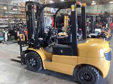 Used 2023 BIG JOE LPE-60_80V Forklift – Lithium Electric Pneumatic, 6000 lb Capacity, 91” Mast, 287.7 Hours – $29500.00 – Phoenix - Thumbnail 2