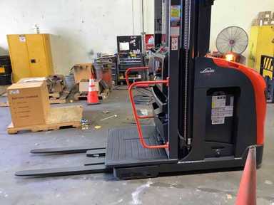 Used 2021 LINDE V15P_5215 Forklift – Electric Order Picker, 3000 lb Capacity, 107” Mast, 1633 Hours – $46500.00 – Anaheim - Thumbnail 2