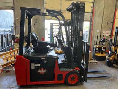 Used 2022 LINDE E18_346-20 Forklift – Electric Sit Down 3 Wheel, 3500 lb Capacity, 91” Mast, 149 Hours – $35000.00 – Phoenix - Thumbnail 2