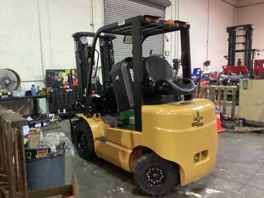 Used 2023 BIG JOE LPE-50_80V Forklift – Lithium Electric Pneumatic, 5000 lb Capacity, 87” Mast, 387 Hours – $29500.00 – Phoenix - Thumbnail 1
