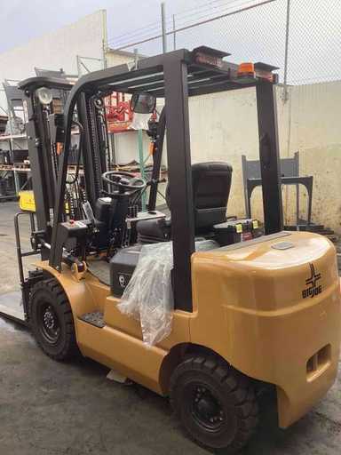 Used 2023 BIG JOE LPE-50_80V Forklift – Lithium Electric Pneumatic, 5000 lb Capacity, 90” Mast, 535 Hours – $34500.00 – Anaheim - Thumbnail 3