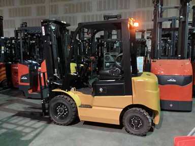 Used 2023 BIG JOE LPE-50_80V Forklift – Lithium Electric Pneumatic, 5000 lb Capacity, 91” Mast, 1036 Hours – $29500.00 – Anaheim - Thumbnail 4