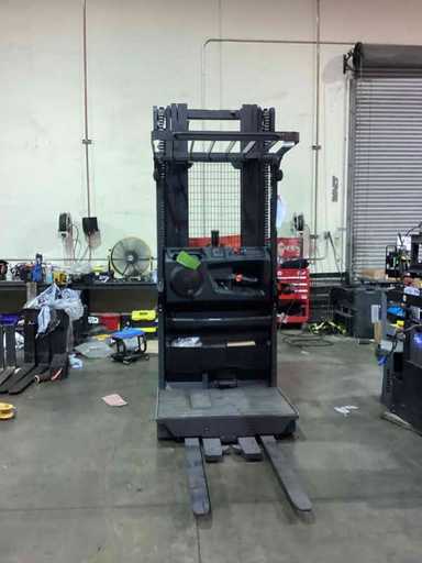 Used 2022 LINDE V15P_1355 Forklift – Electric Order Picker, 3000 lb Capacity, 107” Mast, 689.3 Hours – $32500.00 – Anaheim - Thumbnail 4