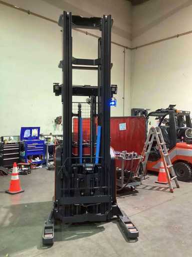 Used 2022 LINDE R17SX_5195 Forklift – Stand Up Reach, 3500 lb Capacity, 139” Mast, 2776 Hours – $37500.00 – Riverside, CA - Thumbnail 2