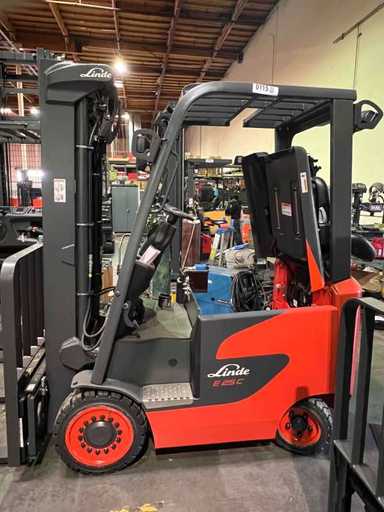 Used 2022 LINDE E25C_1347-FT Forklift – Electric Sit Down 4 Wheel, 5000 lb Capacity, 91” Mast, 1776 Hours – $57500.00 – Anaheim - Thumbnail 3