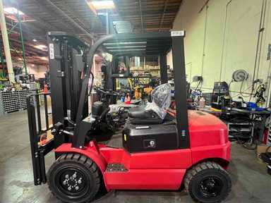 New 2024 BIG JOE LPE-60_80V Forklift – Lithium Electric Pneumatic, 6000 lb Capacity, 90” Mast, 32 Hours – $39500.00 – Anaheim - Thumbnail 1