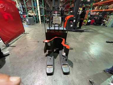 Used 2022 LINDE EWR30_1101-02-27X48-PS Forklift – Rider Jack, 6000 lb Capacity, 3” Mast, 506.2 Hours – $9500.00 – Anaheim - Thumbnail 1