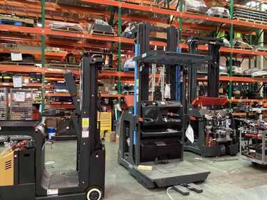 Used 2022 LINDE V15P_5215 Forklift – Electric Order Picker, 3000 lb Capacity, 119” Mast, 804 Hours – $36525.00 – Anaheim - Thumbnail 2
