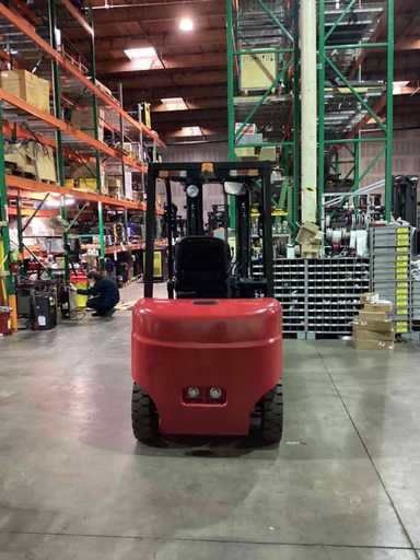 Used 2023 BIG JOE LPE-50_80V Forklift – Lithium Electric Pneumatic, 5000 lb Capacity, 87.5” Mast, 54 Hours – $29500.00 – Anaheim - Thumbnail 4