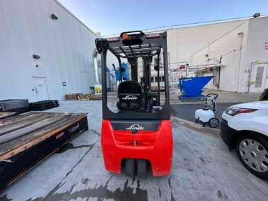 Used 2022 LINDE E20_346-20 Forklift – Electric Sit Down 3 Wheel, 4000 lb Capacity, 89” Mast, 1164 Hours – $44500.00 – Anaheim - Thumbnail 3