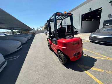 Used 2023 BIG JOE LPE-60_80V Forklift – Lithium Electric Pneumatic, 6000 lb Capacity, 89” Mast, 153 Hours – $29500.00 – Anaheim - Thumbnail 5