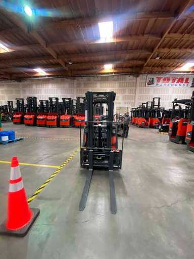New 2023 LINDE E18_346-20-DOHG Forklift – Electric Sit Down 3 Wheel, 3500 lb Capacity, 80” Mast, 3713 Hours – $29500.00 – Anaheim - Thumbnail 3