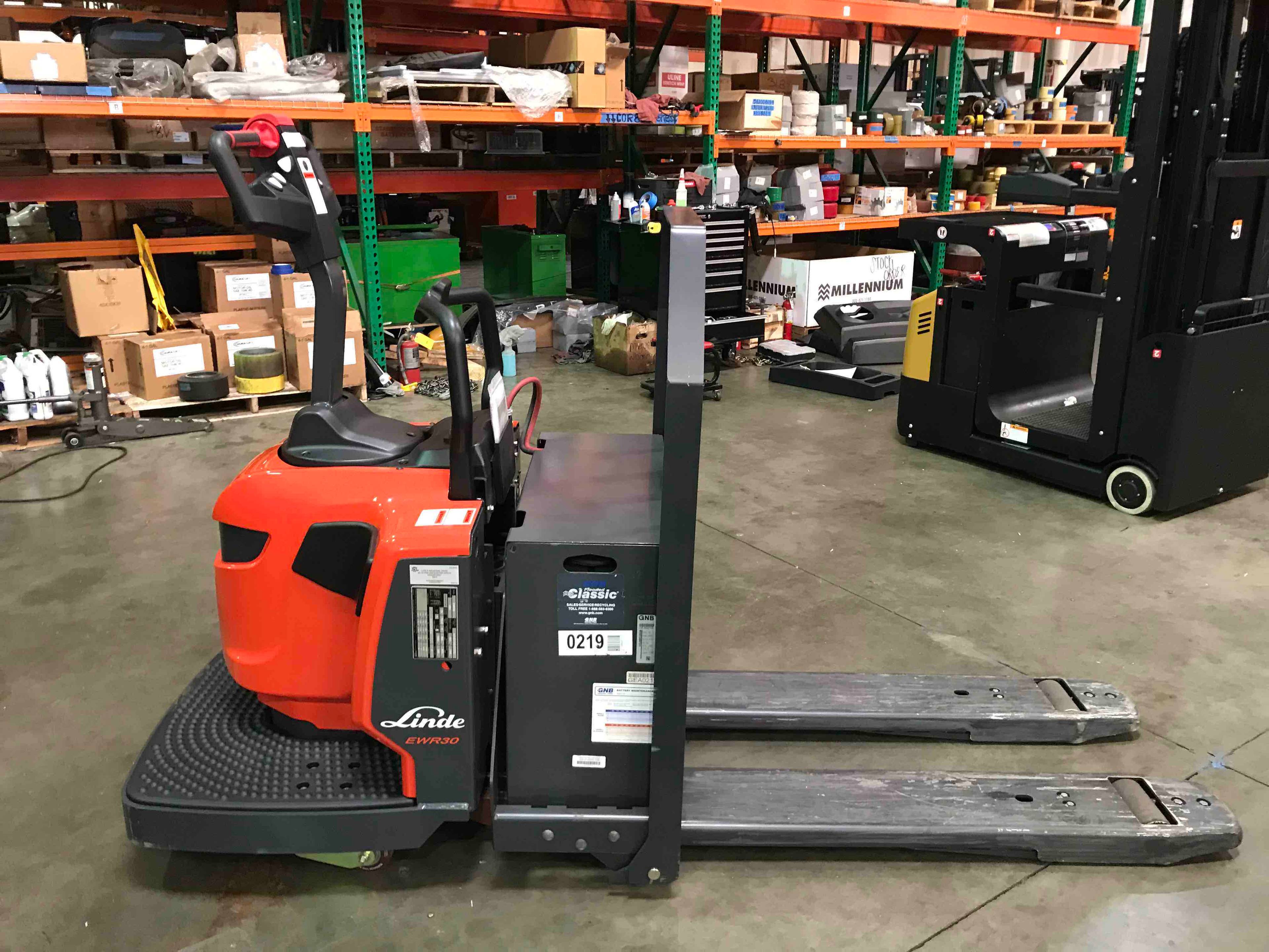 LINDE EWR30_1101-02-27X48 Rider Jack forklift, 6000 capacity, 7.75 lift height. Serial A11101Y00107, Year 2021.