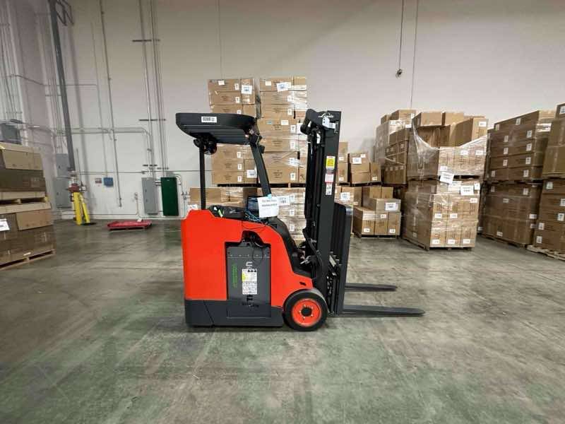 LINDE E18S_1346-20 Electric Stand Up Counterbalance forklift, 3500 capacity, 207 lift height. Serial A11346L00088, Year 2022.