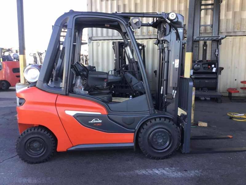 LINDE H30T_1202 LPG Pneumatic forklift, 6000 capacity, 196 lift height. Serial H21202Y05613, Year 2022.