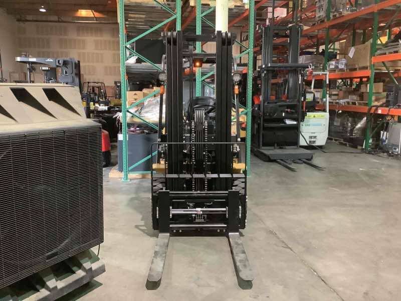 BIG JOE LPE-50_80V Lithium Electric Pneumatic forklift, 5000 capacity, 197 lift height. Serial 2311100465, Year 2022.