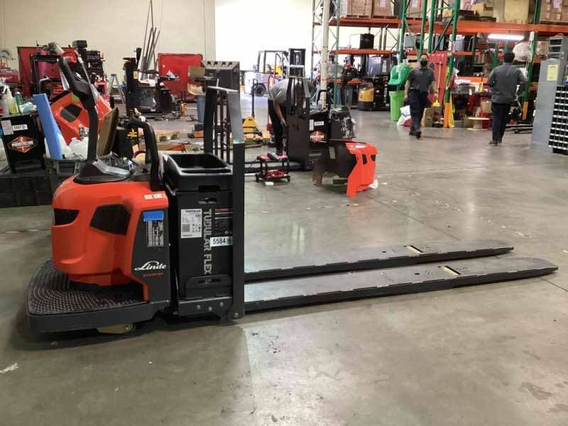 LINDE EWR30_1101-02-27X96-PS Double Rider Jack forklift, 6000 capacity, 7.75 lift height. Serial A11101L00225, Year 2022.
