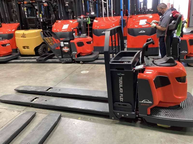 LINDE EWR30_1101-02-27X96-PS Double Rider Jack forklift, 6000 capacity, 7.75 lift height. Serial A11101L00226, Year 2022.