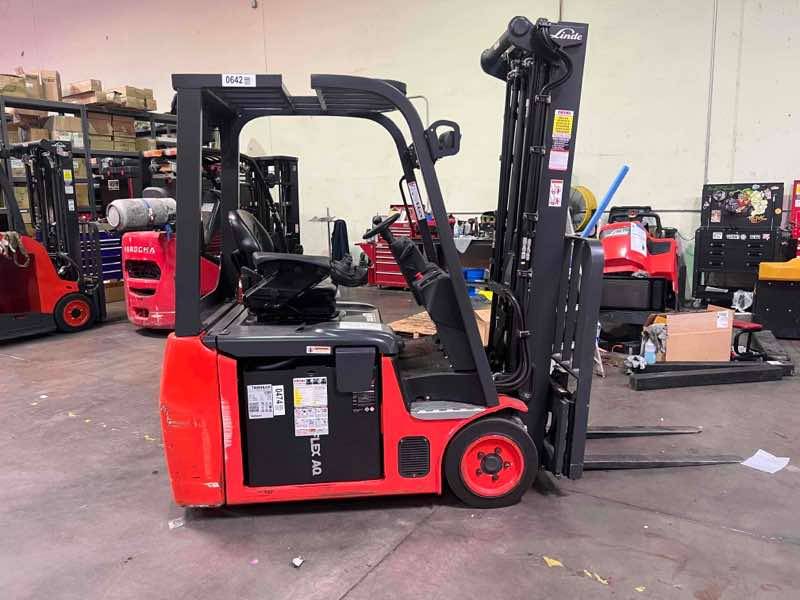 LINDE E18_346-20 Electric Sit Down 3 Wheel forklift, 3500 capacity, 209 lift height. Serial A1X346Y00642, Year 2021.