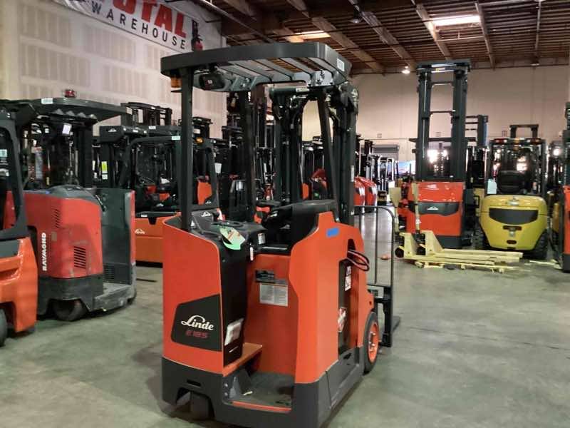 LINDE E18S_1346-20 Electric Stand Up Counterbalance forklift, 3500 capacity, 196 lift height. Serial A11346L00113, Year 2022.