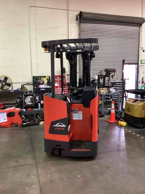 LINDE E20S_1346-20 Electric Stand Up Counterbalance forklift, 4000 capacity, 258 lift height. Serial A11346L00130, Year 2022.