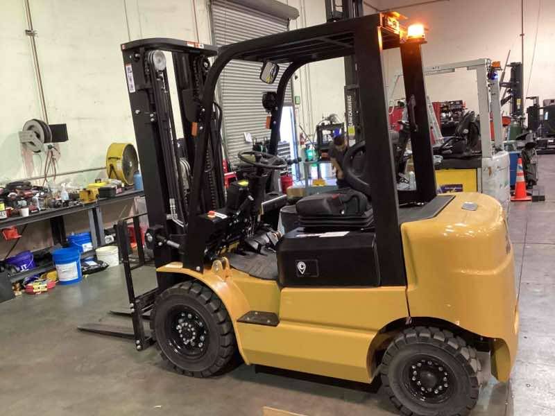 BIG JOE LPE-50_80V Lithium Electric Pneumatic forklift, 5000 capacity, 197 lift height. Serial 2311200376, Year 2022.