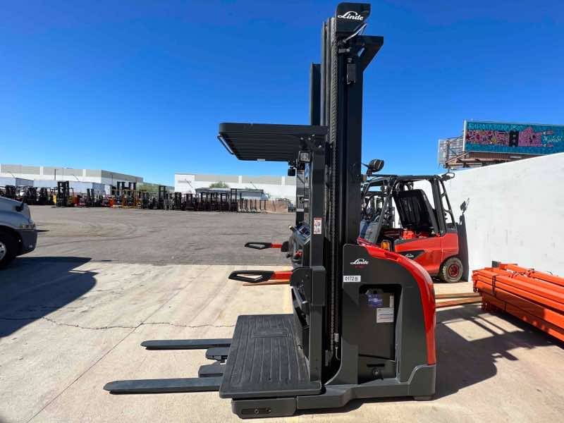 LINDE V15P_5215 Electric Order Picker forklift, 3000 capacity, 295 lift height. Serial C25215L00172, Year 2022.