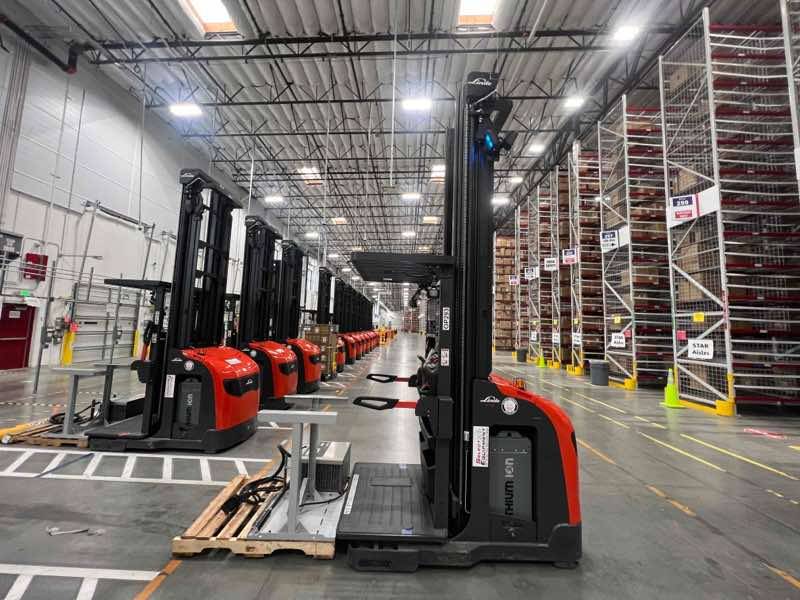 LINDE V15P_1355-WG Electric Order Picker forklift, 3000 capacity, 350 lift height. Serial A11355Y00104, Year 2021.