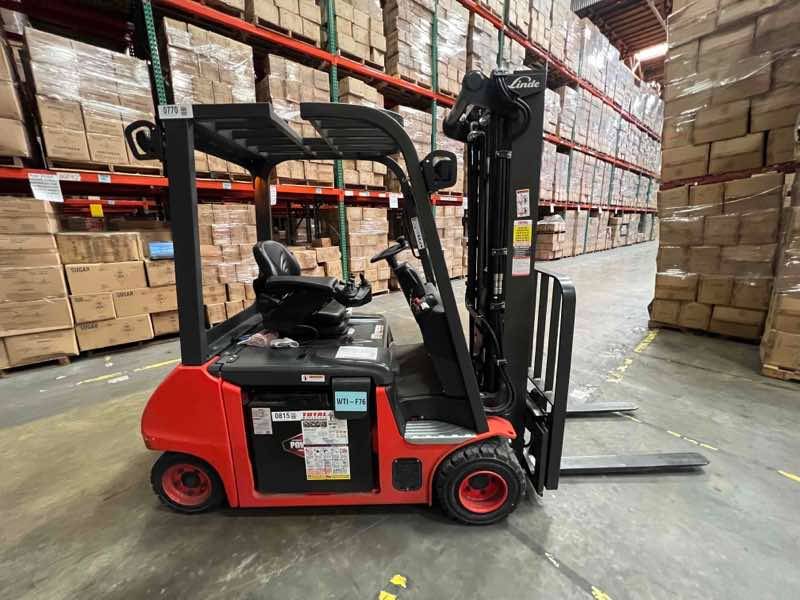 LINDE E204WP_346-20 Electric Sit Down 4 Wheel forklift, 4000 capacity, 197 lift height. Serial A1Y346L00770, Year 2022.