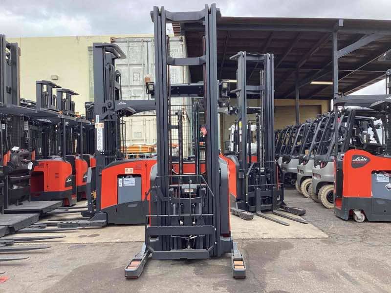 LINDE R17SX_5195 Stand Up Reach forklift, 3500 capacity, 300 lift height. Serial C25195L00249, Year 2022.
