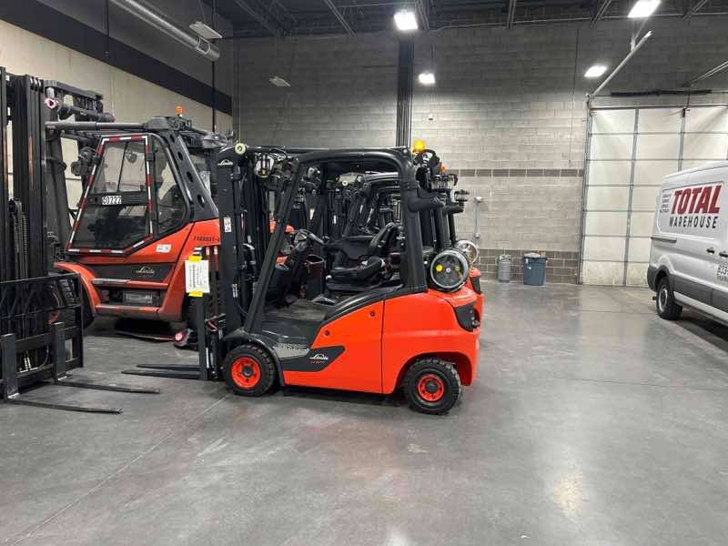 LINDE H20T_391 LPG Pneumatic forklift, 4000 capacity, 188 lift height. Serial PKY391L02401, Year 2023.