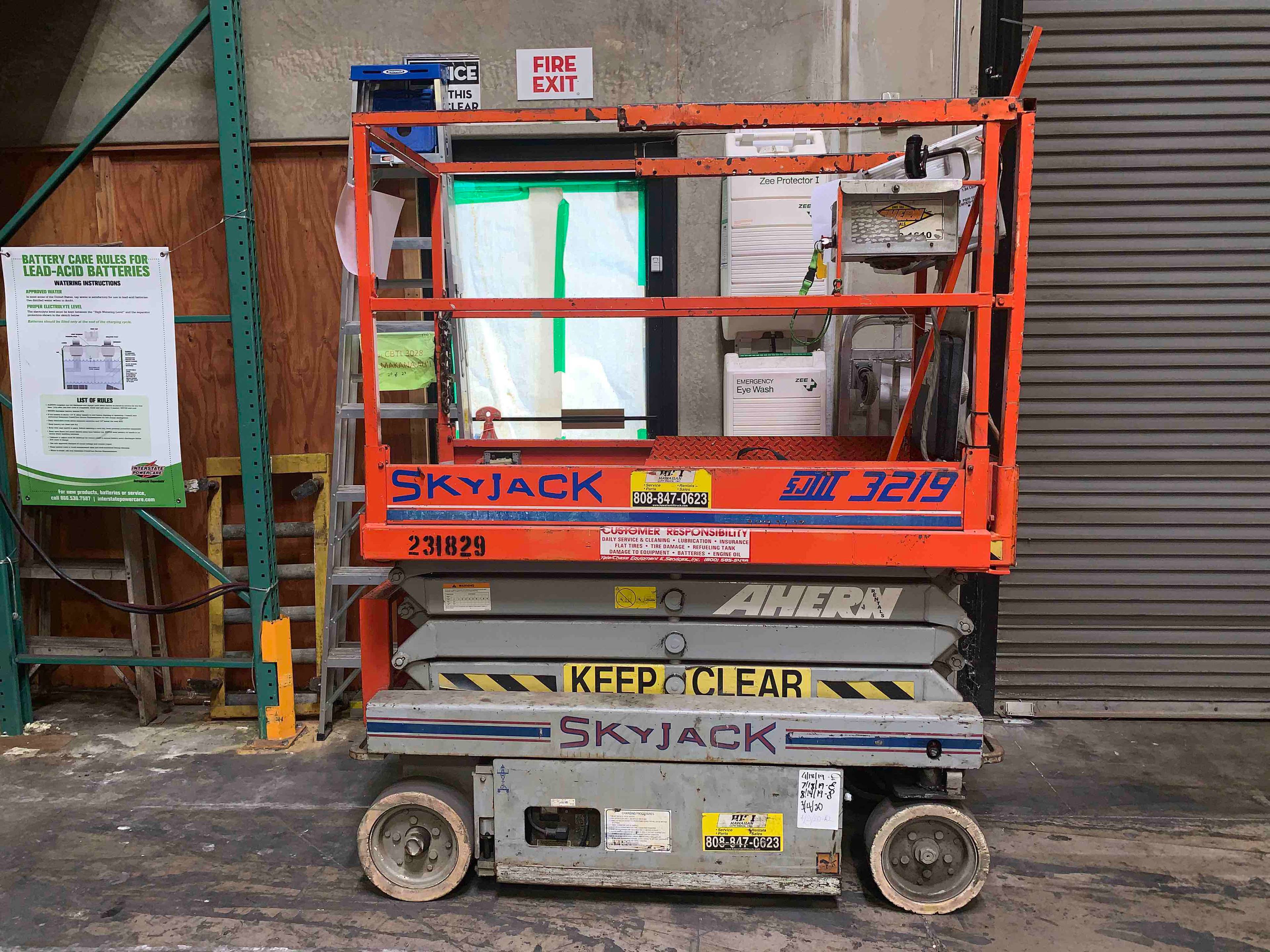 SKYJACK SJ-III-3219 Scissor Lift forklift, 500 capacity, 228 lift height. Serial 231829, Year 2000.