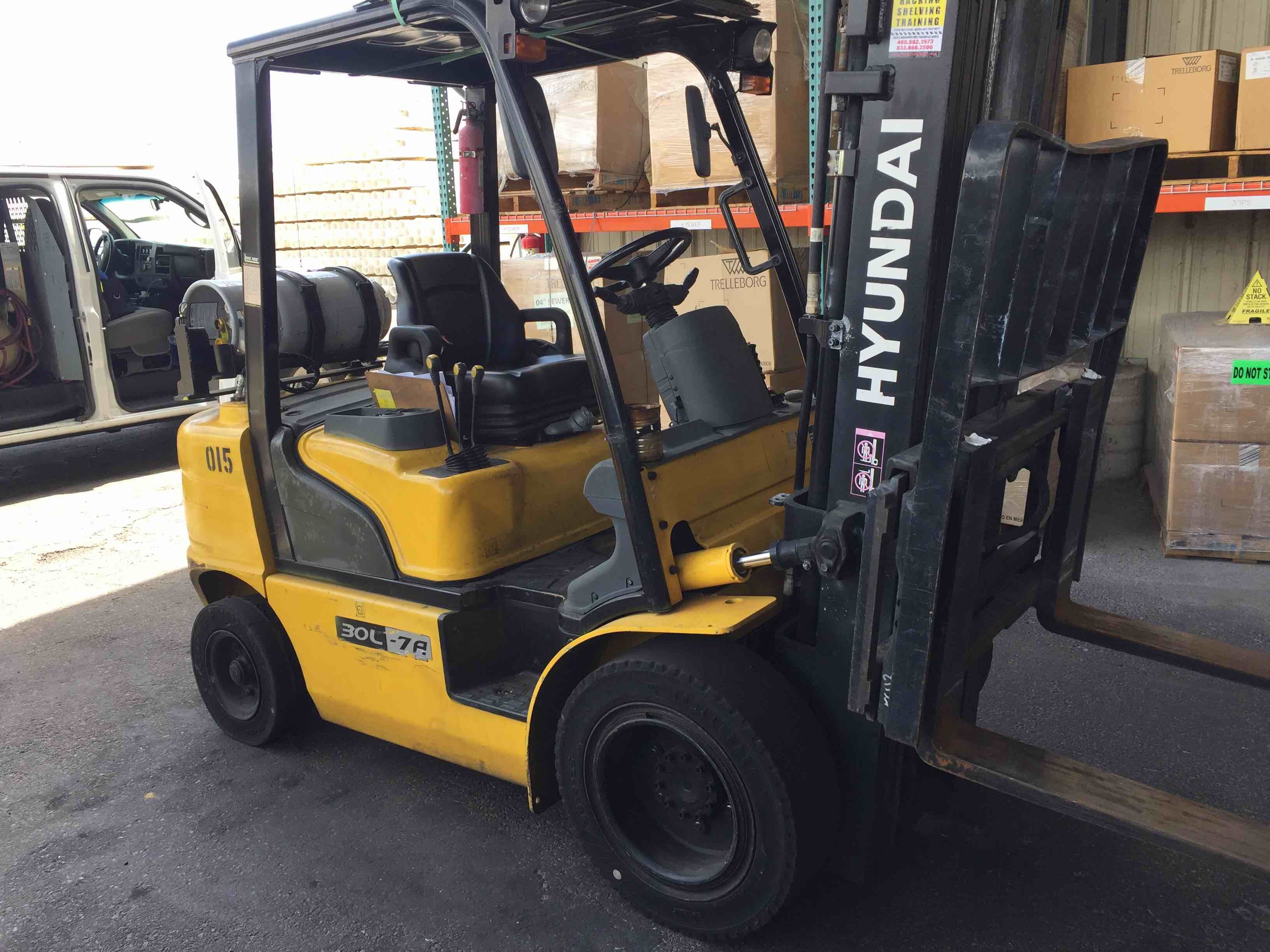 HYUNDAI 30L-7A LPG Pneumatic forklift, 6000 capacity, 185 lift height. Serial HHF09CE0001118, Year 2017.