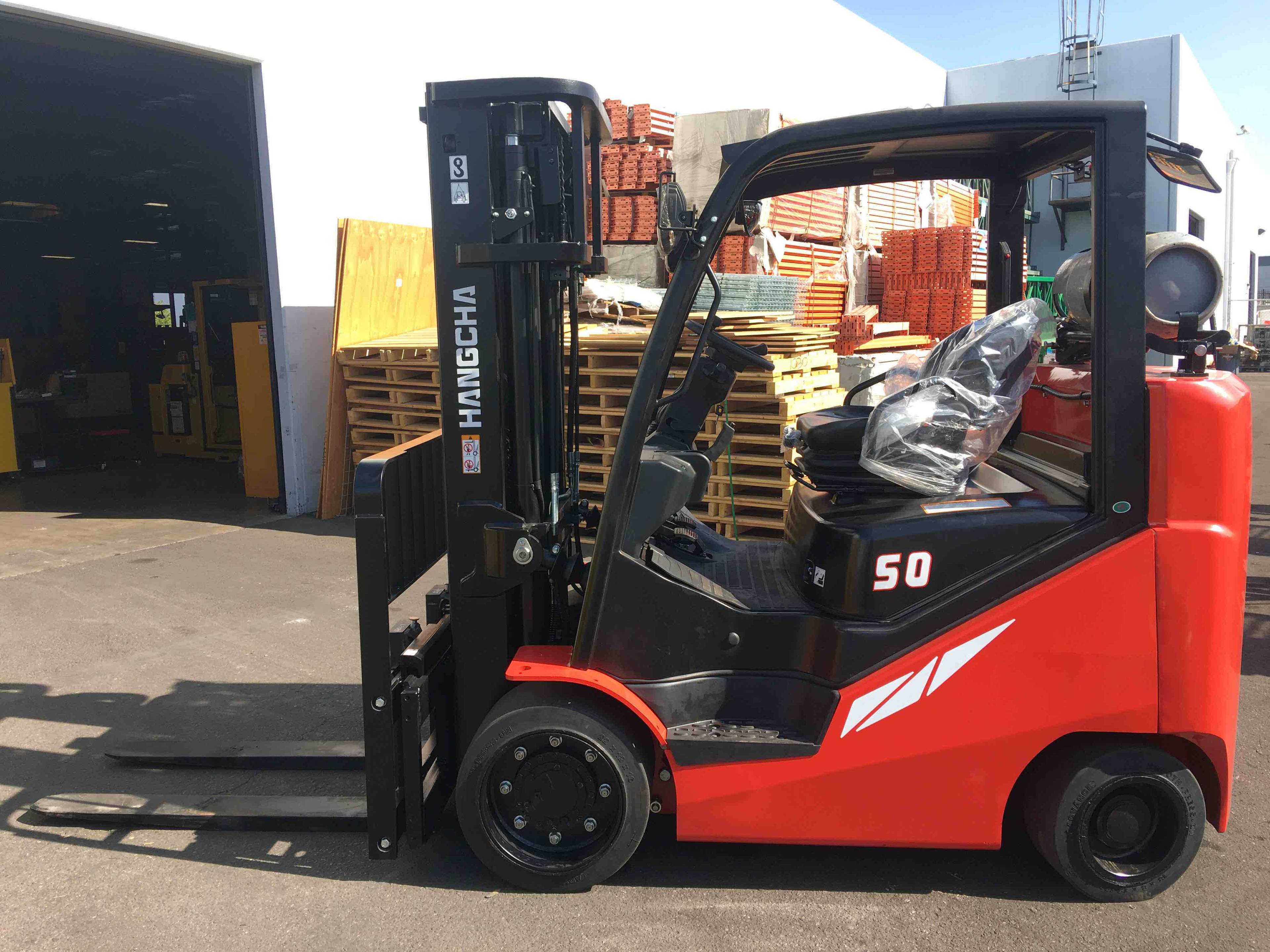 HANGCHA CFH100-LP LPG Cushion forklift, 10000 capacity, 185 lift height. Serial P3AI00008, Year 2020.