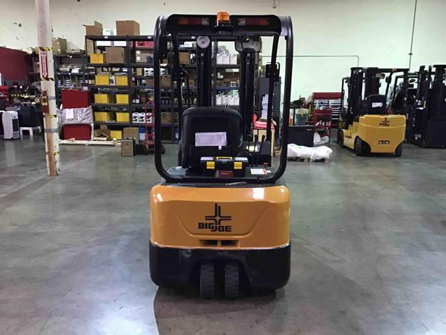 BIG JOE V18-189 Electric Sit Down 3 Wheel forklift, 3000 capacity, 189 lift height. Serial 2301200262, Year 2021.