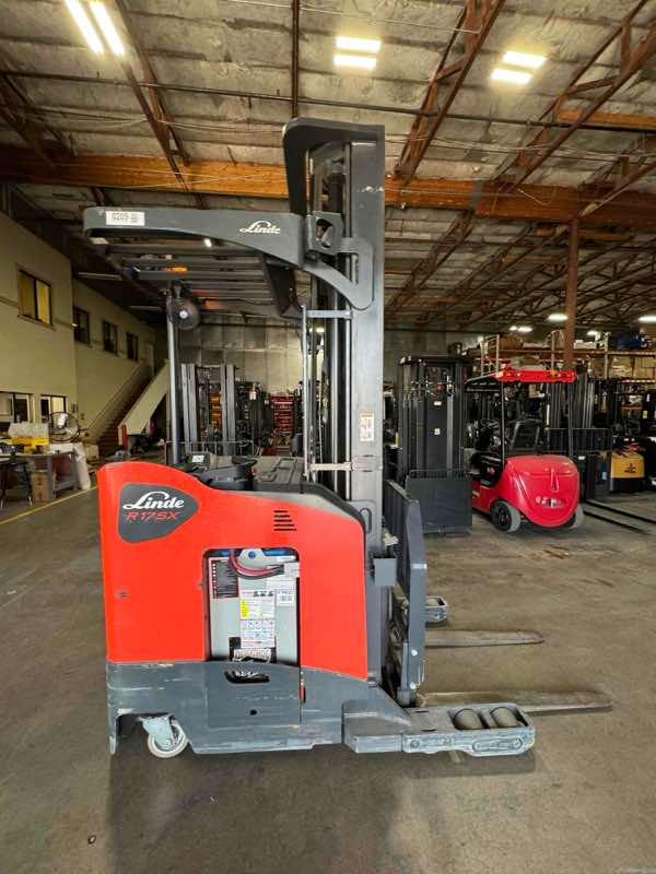 Used 2022 LINDE R17SX_5195 Forklift – Stand Up Reach, 3500 lb Capacity, 113” Mast, 1510 Hours – $39500.00 – Phoenix  – View 1