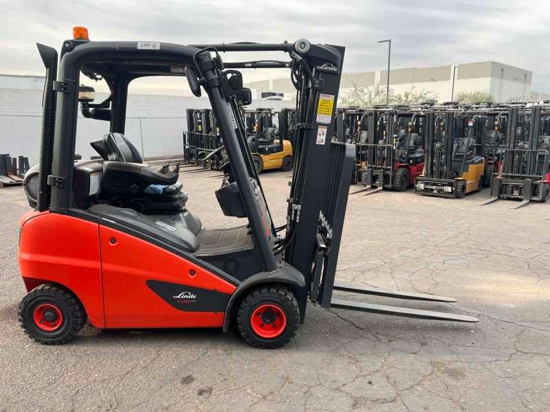 LINDE H20T_391 LPG Pneumatic forklift, 4000 capacity, 188 lift height. Serial PKY391L02369, Year 2023.