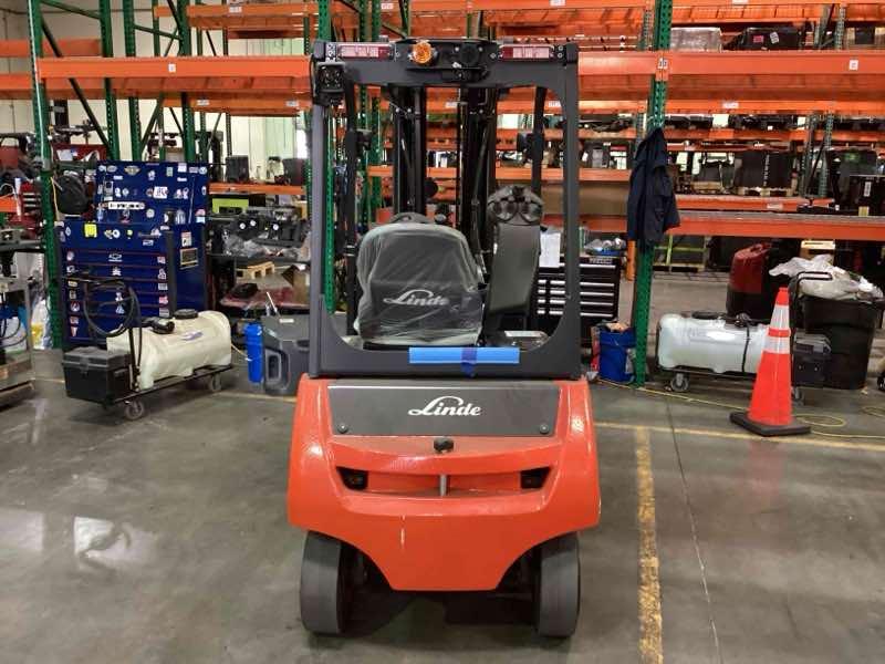 LINDE E204WC_346-20 Electric Sit Down 4 Wheel forklift, 4000 capacity, 258 lift height. Serial A1Y346M00950, Year 2024.