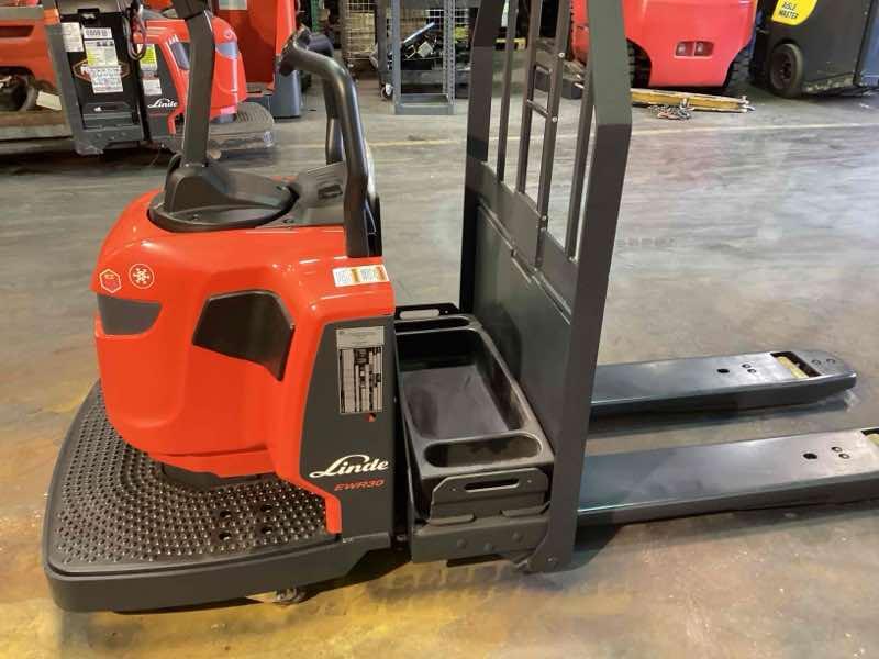 Used 2022 LINDE EWR30_1101-02-27X48-PS Forklift – Rider Jack, 6000 lb Capacity, 3” Mast, 553.1 Hours – $14500.00 – Anaheim  – View 2
