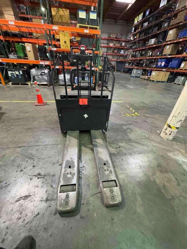 Used 2022 LINDE EWR30_1101-02-27X48 Forklift – Rider Jack, 6000 lb Capacity, 3” Mast, 2329 Hours – $12615.00 – Anaheim  – View 2